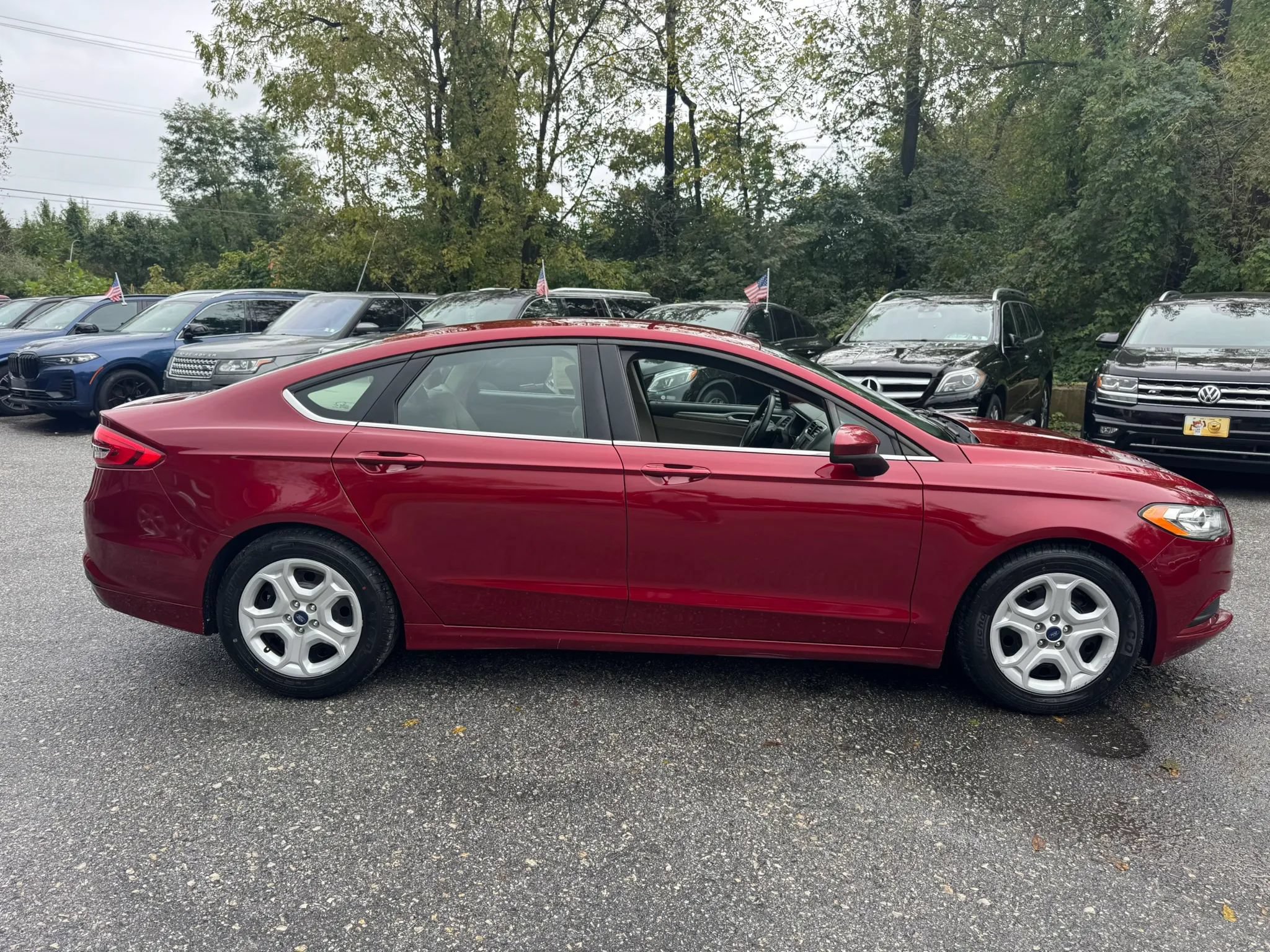 Used 2018 Ford Fusion SE FWD image 4