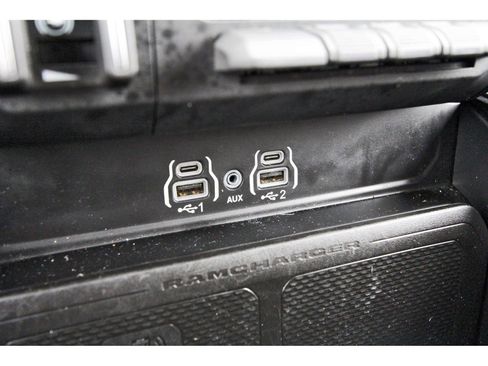 Used 2025 RAM 1500 Laramie AWD/4WD image 29
