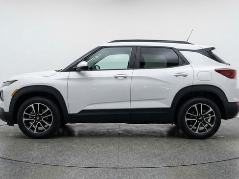 Used 2025 Chevrolet TrailBlazer LT image 5