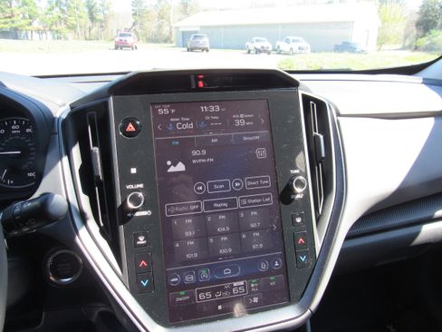 Used 2024 Subaru Crosstrek 2.5i Limited w/ Crosstrek Mirror Package image 14