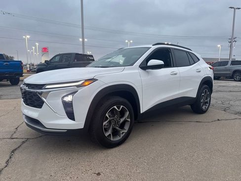 New 2026 Chevrolet Trax LT w/ LPO, Blackout Package image 1