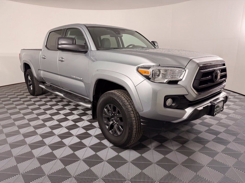 Certified 2023 Toyota Tacoma SR5 AWD/4WD image 5