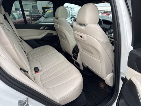 Used 2022 BMW X5 xDrive40i w/ M Sport Package image 25
