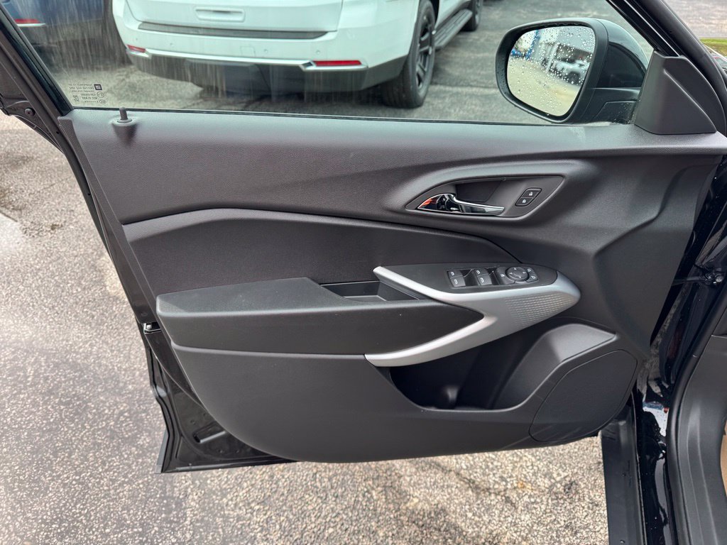New 2026 Chevrolet Trax LS w/ LS Convenience Package FWD image 9