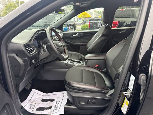 Used 2025 Ford Escape ST-Line Select AWD/4WD image 19