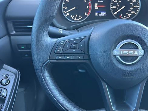 Used 2025 Nissan Sentra S FWD image 9