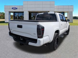 Used 2023 Toyota Tacoma SR5 w/ Technology Package video 3