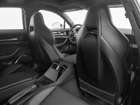 Certified 2025 Porsche Panamera Turbo image 34