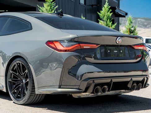 Used 2021 BMW M4 Competition w/ Executive Package RWD image 16