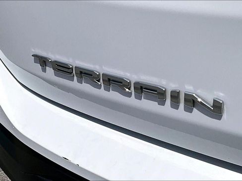 Used 2024 GMC Terrain SLE AWD/4WD image 29