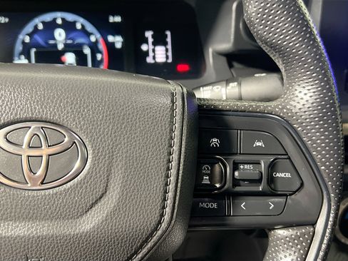 Used 2025 Toyota Tacoma SR image 19