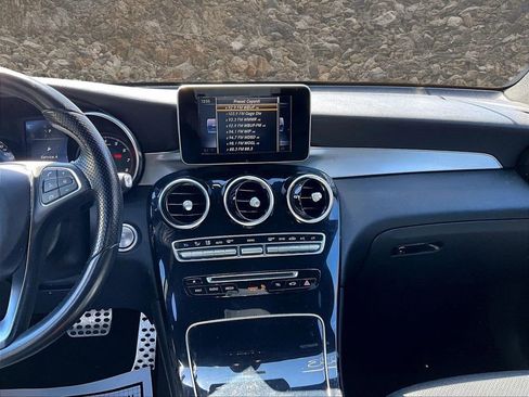 Used 2017 Mercedes-Benz GLC 300 4MATIC image 5
