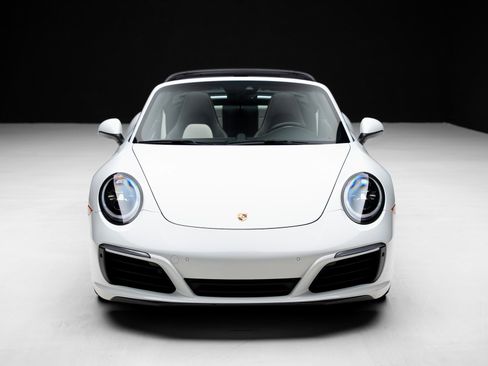 Used 2019 Porsche 911 Targa 4S image 7