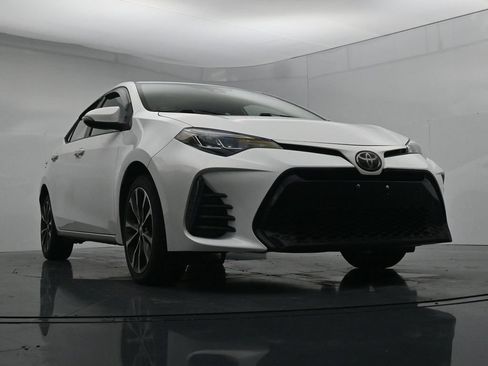 Used 2019 Toyota Corolla SE FWD image 18