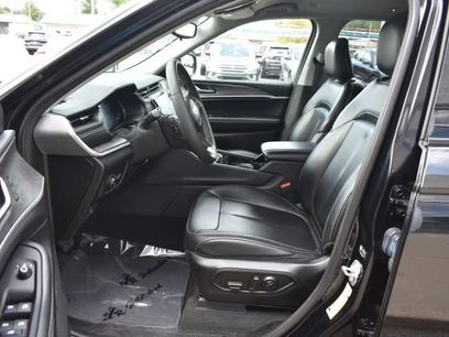 Used 2023 Jeep Grand Cherokee Limited