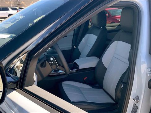New 2026 Land Rover Range Rover Evoque Dynamic SE AWD/4WD image 9