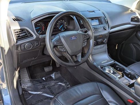 Used 2019 Ford Edge SE image 10