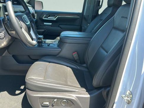 Used 2024 GMC Sierra 1500 Denali w/ Technology Package AWD/4WD image 10