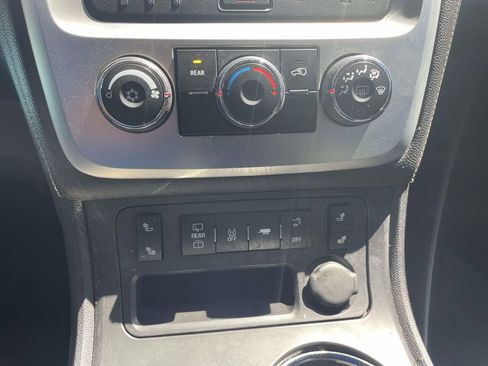 Used 2014 GMC Acadia SLE FWD image 28