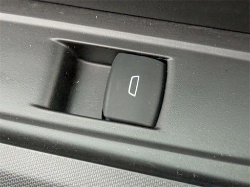 Used 2024 Chevrolet Colorado LT w/ LT Convenience Package image 32