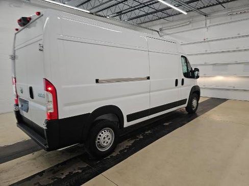 Used 2025 RAM ProMaster 2500 w/ Convenience Group image 3