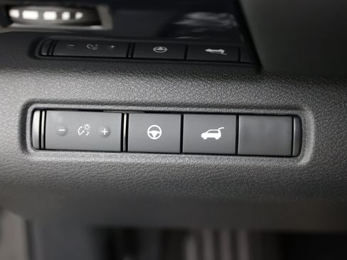Used 2026 Nissan Pathfinder SV AWD/4WD image 22