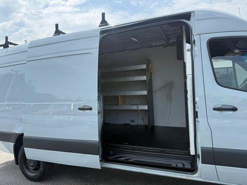 Used 2022 Mercedes-Benz Sprinter 2500 image 18