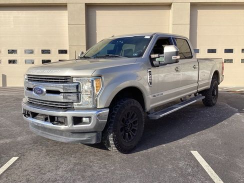 Used 2017 Ford F250 Lariat w/ Tow Technology Bundle image 3