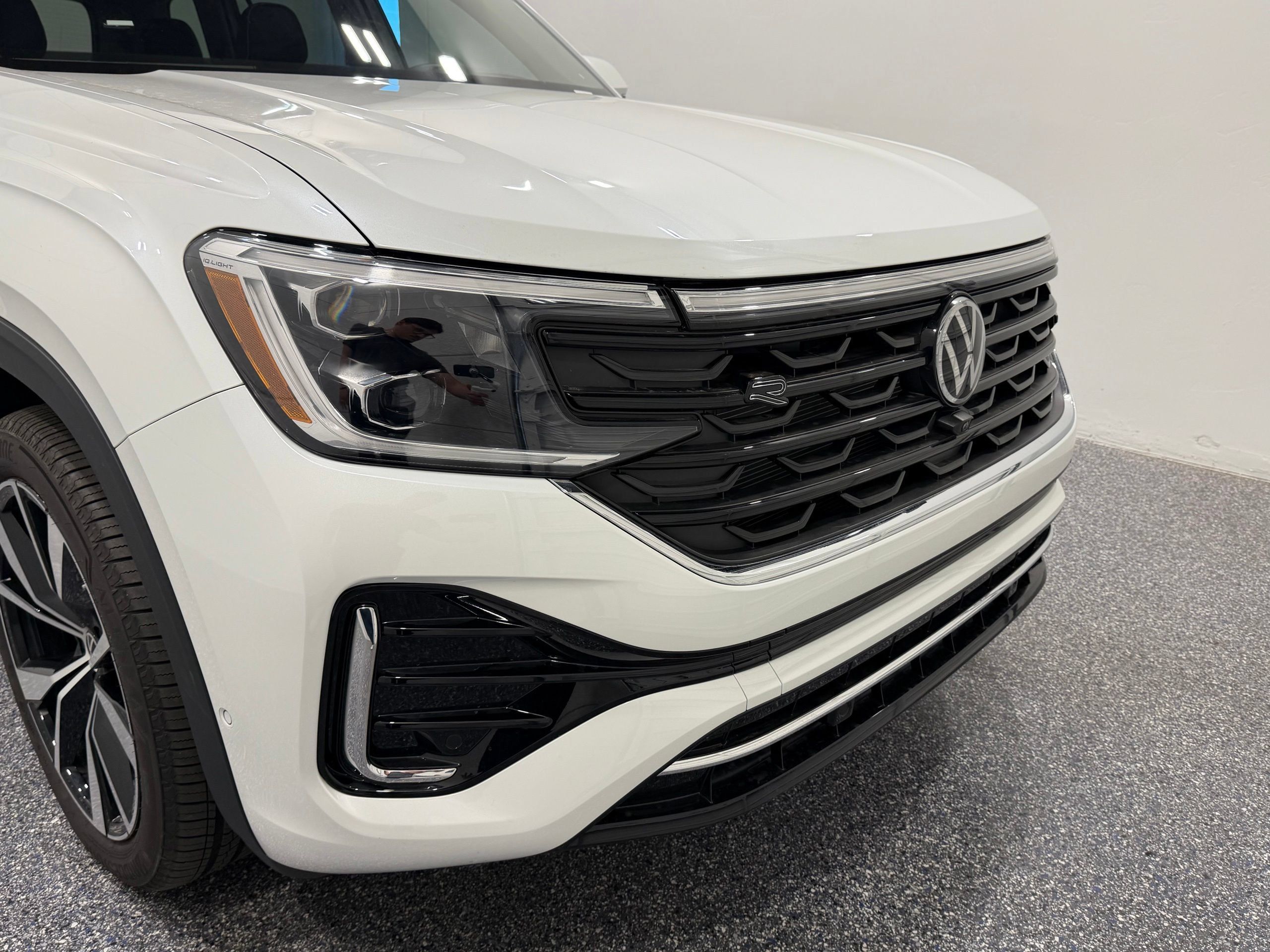New 2025 Volkswagen Atlas SEL Premium R-Line AWD/4WD image 18