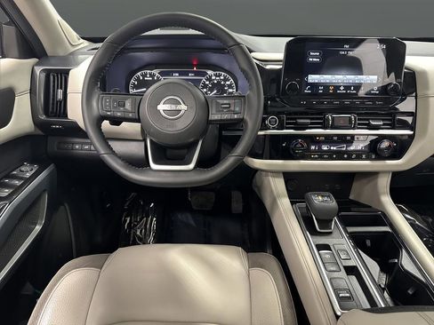 Used 2022 Nissan Pathfinder SL w/ SL Premium Package image 5