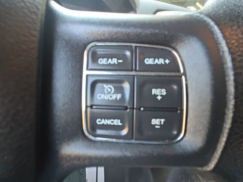 Used 2017 RAM 1500 Express AWD/4WD image 25