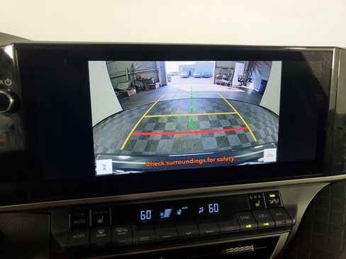 Used 2025 Toyota Camry XLE image 22