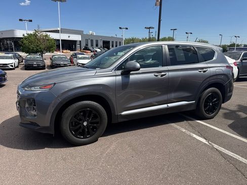 Used 2019 Hyundai Santa Fe SE FWD image 17