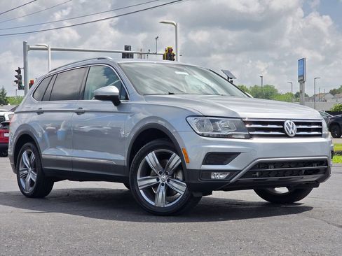 Used 2020 Volkswagen Tiguan SEL AWD/4WD image 1