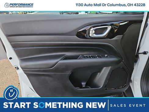 New 2026 Jeep Compass Latitude image 17