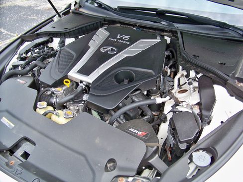 Used 2018 INFINITI Q50 Luxe w/ Sensory Package (Luxe) image 39