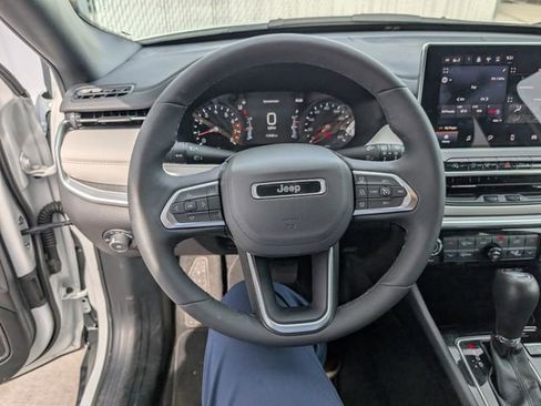 Used 2025 Jeep Compass Limited AWD/4WD image 8