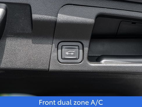Used 2023 GMC Acadia SLT FWD image 11