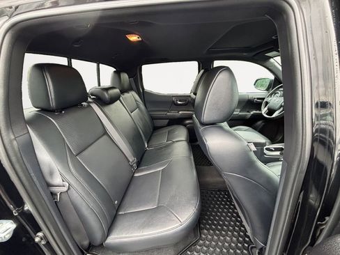 Used 2021 Toyota Tacoma TRD Off-Road image 11