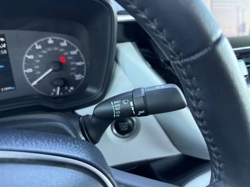 Used 2025 Toyota Corolla SE FWD image 18