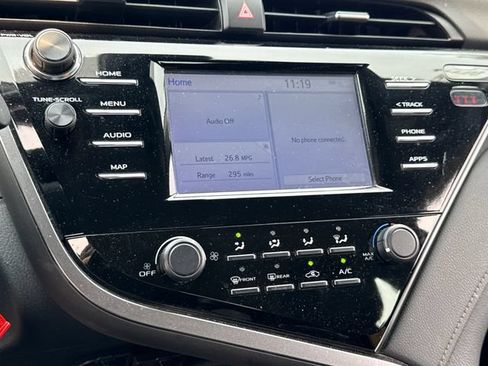 Used 2019 Toyota Camry LE w/ Carpet Mat Package FWD image 26