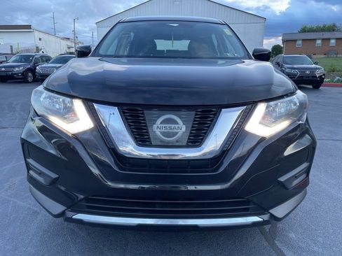 Used 2017 Nissan Rogue S image 3