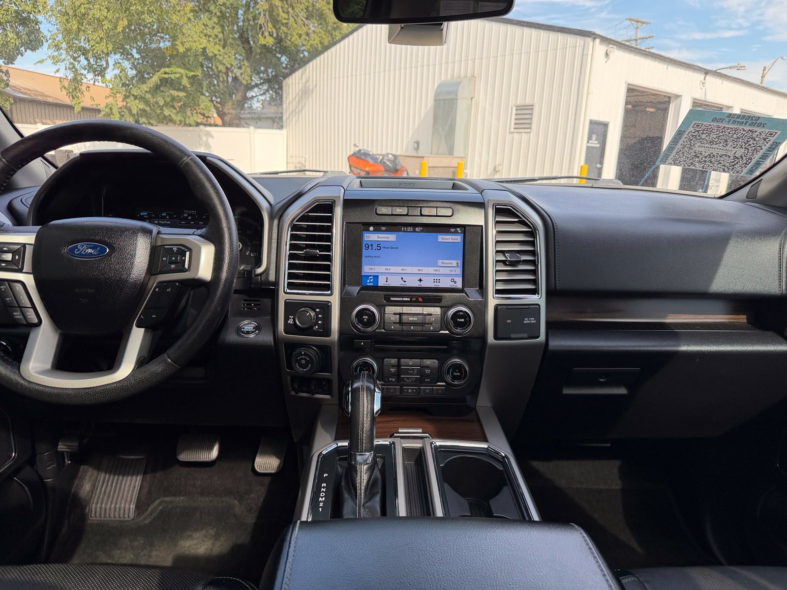 Used 2016 Ford F150 Lariat w/ Equipment Group 502A Luxury AWD/4WD image 18