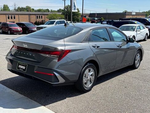 New 2026 Hyundai Elantra SE FWD image 26