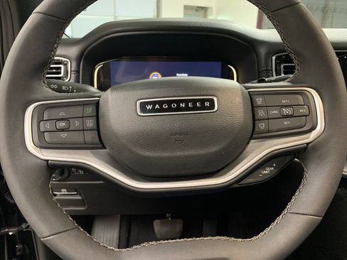 Certified 2025 Jeep Wagoneer Series II AWD/4WD image 28