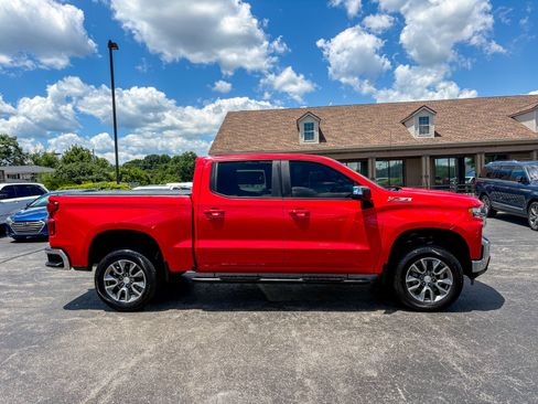 Used 2022 Chevrolet Silverado 1500 LT AWD/4WD image 20