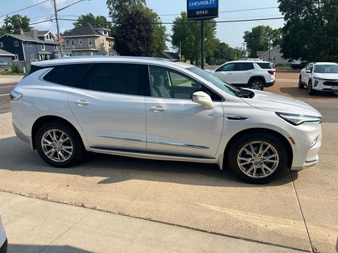 Used 2023 Buick Enclave Premium w/ Experience Buick Package AWD/4WD image 5