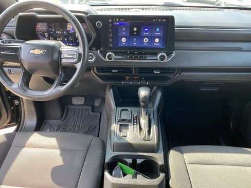Used 2024 Chevrolet Colorado W/T RWD image 19