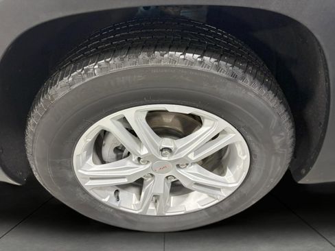 Used 2024 GMC Terrain SLE w/ Driver Convenience Package image 22