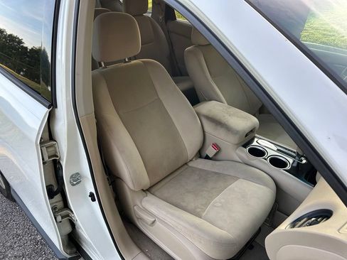 Used 2014 Nissan Pathfinder S FWD image 16